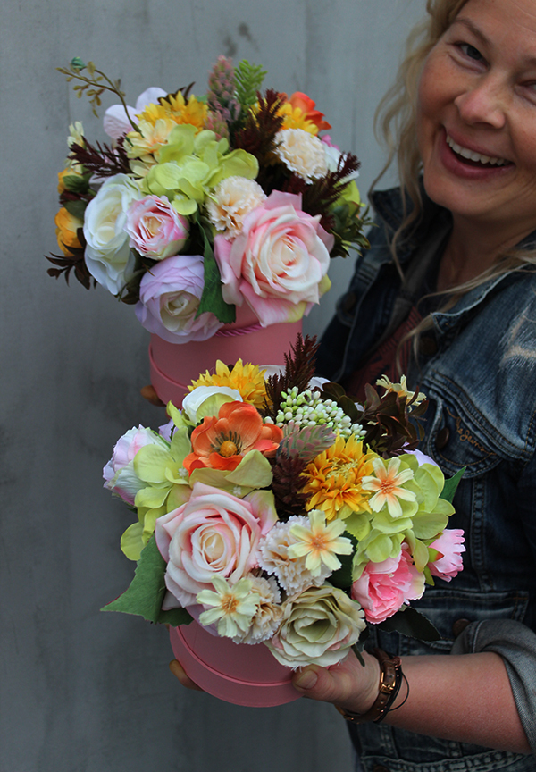 Klementyna Small New, 1 szt., kompozycja kwiatowa / bukiet / flowerbox wys.23cm