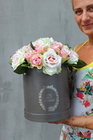 Angielska Róża, kompozycja kwiatowa / bukiet Flowerbox wys.32cm