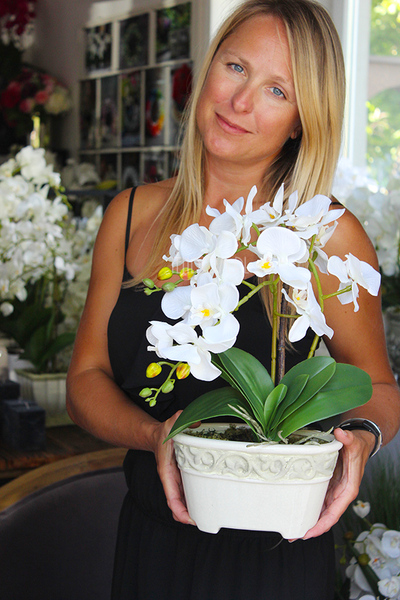 uroczy sztuczny storczyk w zdobionej donicy Kedra wys.43cm