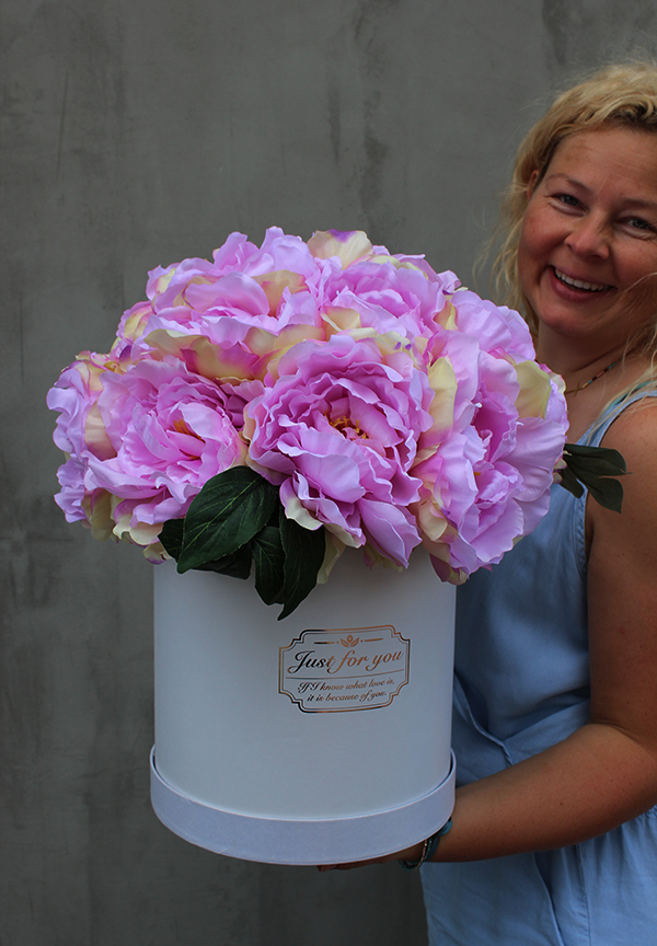 Adelita 2, bukiet Flowerbox / kompozycja, wys.48cm 