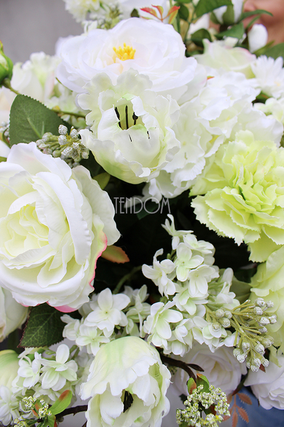 Ecru Exclusive kompozycja kwiatowa / bukiet wys.35cm, śr. kwiatów 45cm