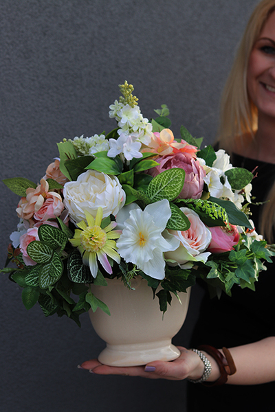 PasteLova, kompozycja kwiatowa w stylowym naczyniu / bukiet wys.26cm