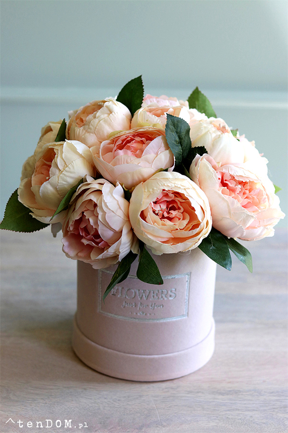 Salado, welurowy flowerbox z peoniami, wys.27cm