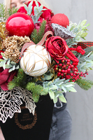 Christmas Red kompozycja kwiatowa / bukiet Flowerbox, wys.57cm