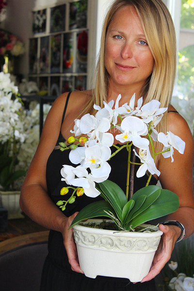 uroczy sztuczny storczyk w zdobionej donicy Kedra wys.43cm