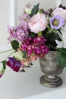 Sophia, piękna kompozycja w złotym metalowym pucharze, wym.45x40x65cm