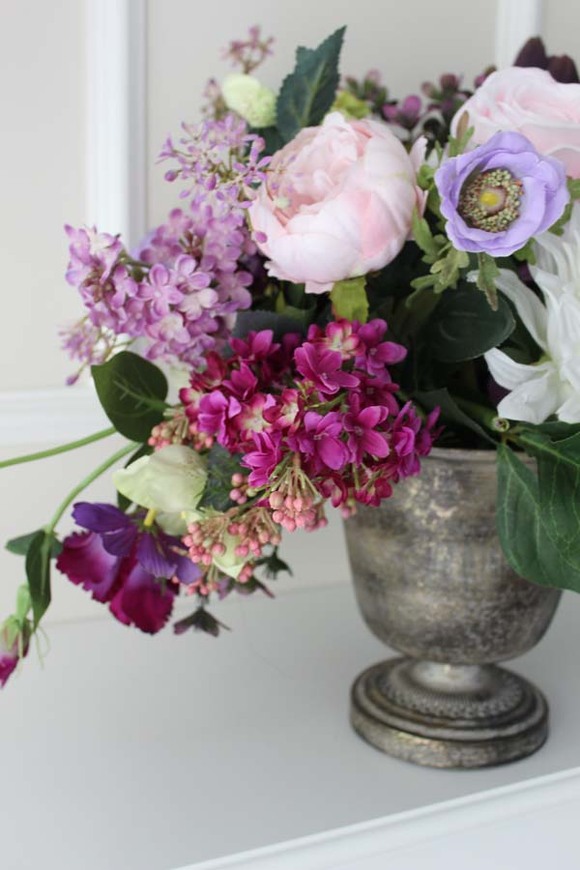 Sophia, piękna kompozycja w złotym metalowym pucharze, wym.45x40x65cm