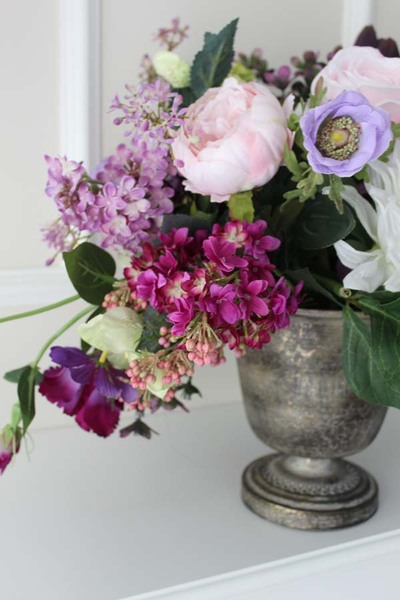 Sophia, piękna kompozycja w złotym metalowym pucharze, wym.45x40x65cm