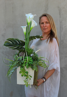 Renata, kompozycja nagrobna w kwadratowym naczyniu, wys.80cm