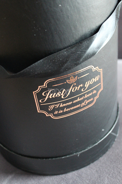 walentynkowa kompozycja kwiatowa / bukiet flowerbox Black&Red, wys.31cm