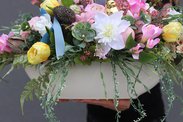 Happy Easter, wielkanocna kompozycja w donicy laos, wym.30x36x60cm