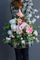 Odettino 2, bogaty bukiet nagrobny we wkładzie, wys.55cm