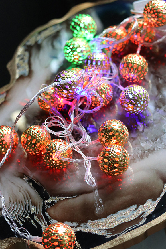 Austrie, lampki choinkowe ażurowe złote 20 kulek, dł.3.6m