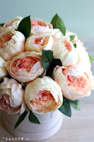 Salado, welurowy flowerbox z peoniami, wys.27cm