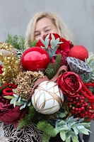 Christmas Red kompozycja kwiatowa / bukiet Flowerbox, wys.57cm