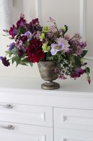 Sophia, piękna kompozycja w złotym metalowym pucharze, wym.45x40x65cm