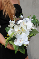 Deko Storczyk kompozycja kwiatowa w w ceramicznym naczyniu z lustrzanymi kulami dł.40cm