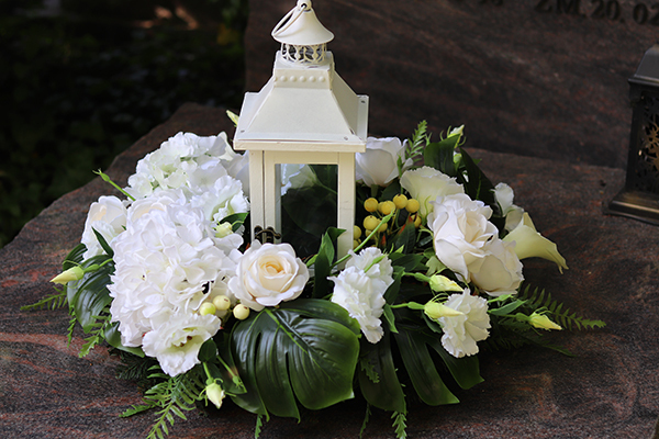 Biała Hortensja z Latarenką, wieniec / wiązanka nagrobna, śr.63cm 