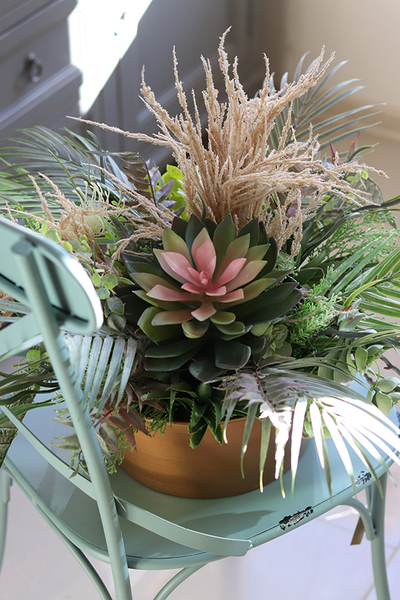 duża kompozycja Sukulenty Pinko Malaga w złotej ceramicznej misie, wys.35cm