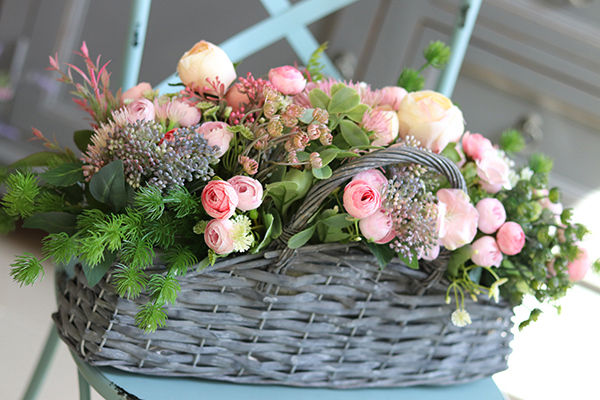 kosz pełen kwiatów, Pastelowa Leonissa, wym.25x54cm