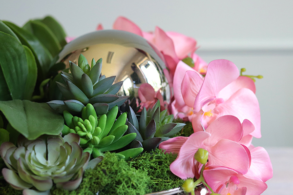 kompozycja kwiatowa z kulą Dekoria Karanna Pink, wym.20x33cm 