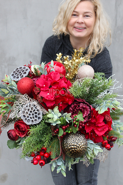 Christmas Red kompozycja kwiatowa / bukiet Flowerbox, wys.57cm