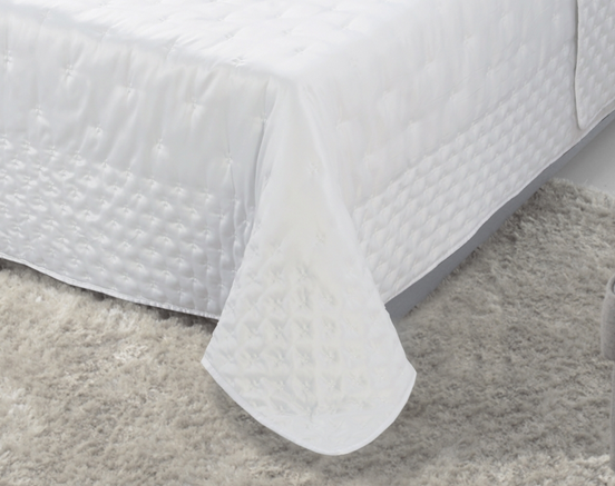 elegancka satynowa narzuta Marietta biel, wym.160x220cm+poszewki 2szt.45x45cm