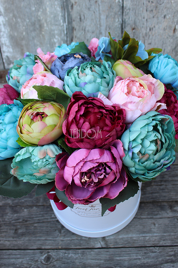 kompozycja kwiatowa / bukiet Flowerbox Kokarda Caryca Katarzyna Big, wys.38cm