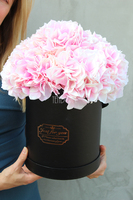 Black&Pink kompozycja kwiatowa / bukiet Flowerbox, wys.40cm