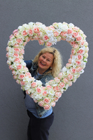 Kalina, duże serce z róż, wym. 89x76cm