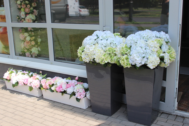 ogromna donica z kwiatami Maria Antonina, wys. ok.30cm, dł. 90cm