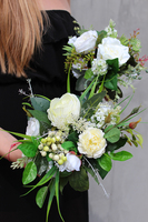 Deko Storczyk kompozycja kwiatowa w w ceramicznym naczyniu z lustrzanymi kulami dł.40cm