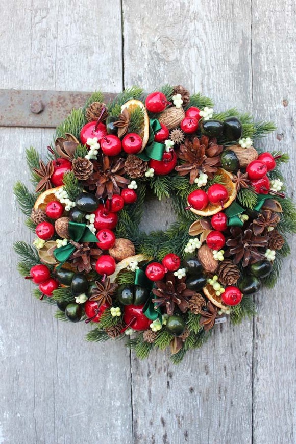 Czerwona Kraina, świąteczny wianek na drzwi, śr.27cm