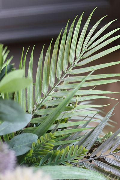 Dellu Henalla, kompozycja w szklanym wazonie, wys.85cm