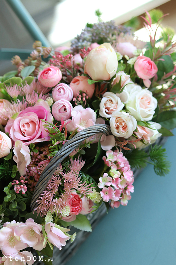 kosz pełen kwiatów, Pastelowa Leonissa, wym.25x54cm