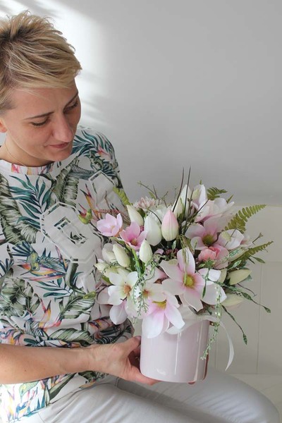 Pani Wiosna, kompozycja kwiatowa / bukiet / flowerbox, wys.38cm