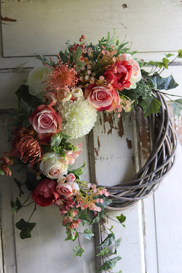 Berana, duży asymetryczny wianek na drzwi, śr.48cm