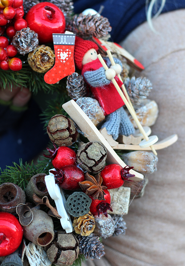 Narciarze 2 świąteczny wianek / stroik śr. 27cm