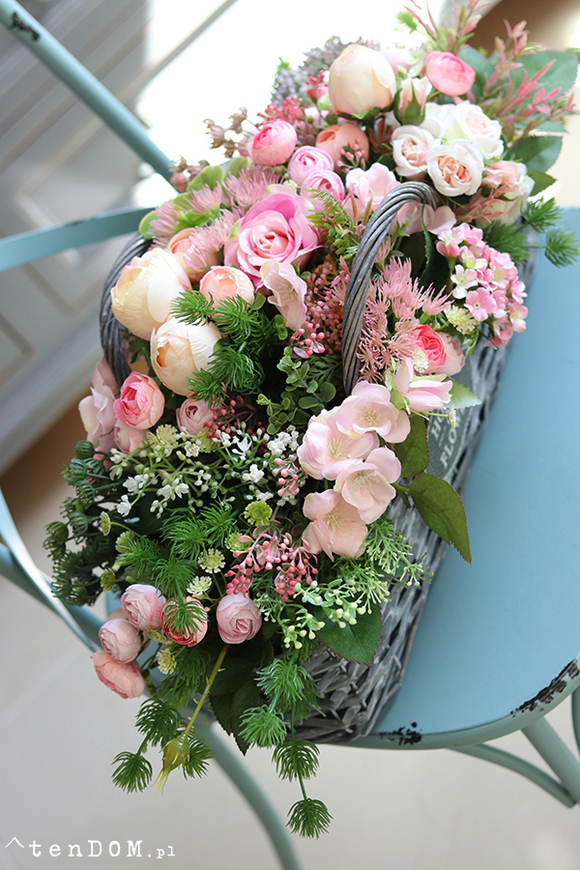 kosz pełen kwiatów, Pastelowa Leonissa, wym.25x54cm