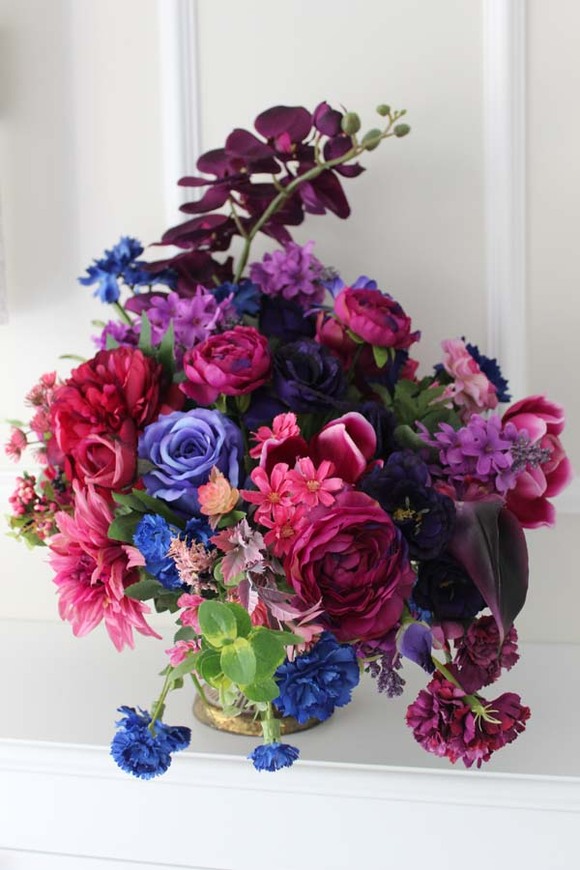 Francesca, piękna kompozycja w złotym metalowym pucharze, wym.54x70x44cm