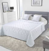 elegancka satynowa narzuta Marietta srebrna, wym.200x220cm+poszewki 2szt.45x45cm