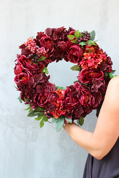 burgundowy, bardzo gęsty wianek Caryca Katarzyna, śr.50cm 