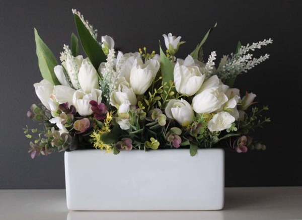 Łąka Tulipanów, doskonała kompozycja kwiatowa na stół, wys.22cm