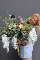 Rocco, dużych rozmiarów bukiet  kwiatowy z wisterią, wym.67x80cm