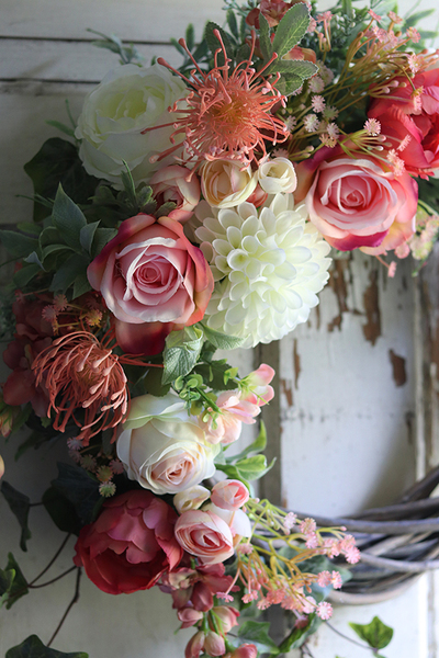 Berana, duży asymetryczny wianek na drzwi, śr.48cm