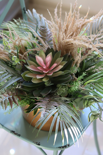 duża kompozycja Sukulenty Pinko Malaga w złotej ceramicznej misie, wys.35cm