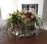 Manfredo 2, kompozycja kwiatowa w srebrnym naczyniu, wys.30cm