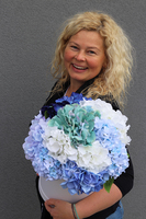 Blueno, kompozycja kwiatowa z hortensji w pudełku wys.37cm