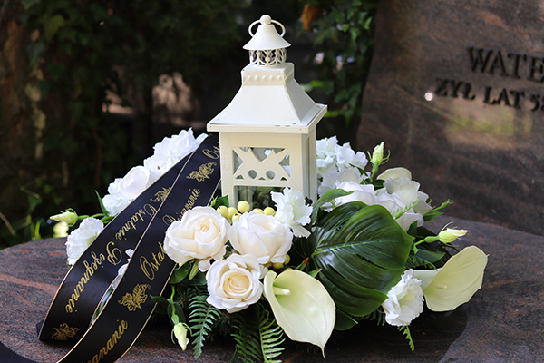 Biała Hortensja z Latarenką, wieniec / wiązanka pogrzebowa, śr.63cm 