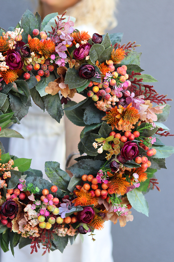 atrakcyjny kwiatowy wianek, Jesienna Melodia, śr.44cm